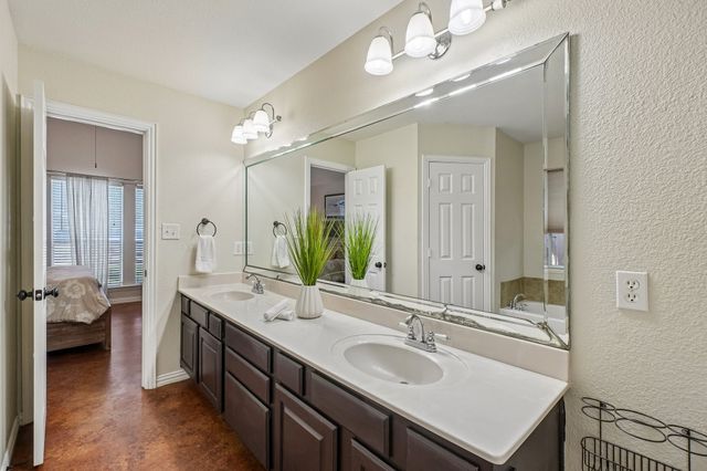 229 S Lakeview Drive, Lake Dallas, TX 75065