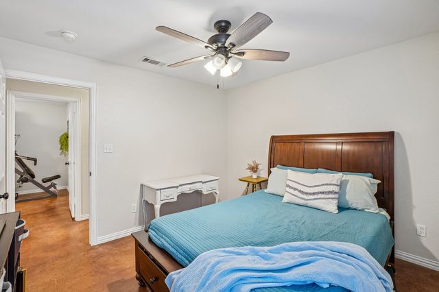 229 S Lakeview Drive, Lake Dallas, TX 75065