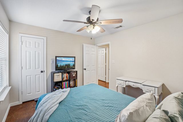 229 S Lakeview Drive, Lake Dallas, TX 75065