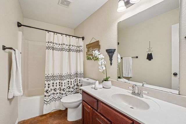 229 S Lakeview Drive, Lake Dallas, TX 75065