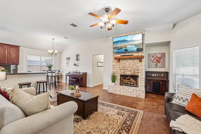 229 S Lakeview Drive, Lake Dallas, TX 75065