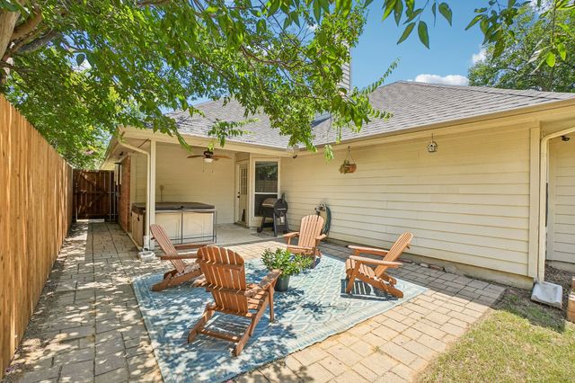 229 S Lakeview Drive, Lake Dallas, TX 75065