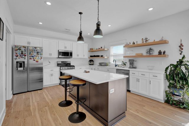 526 E Lucy Lane, Ellettsville, IN 47429