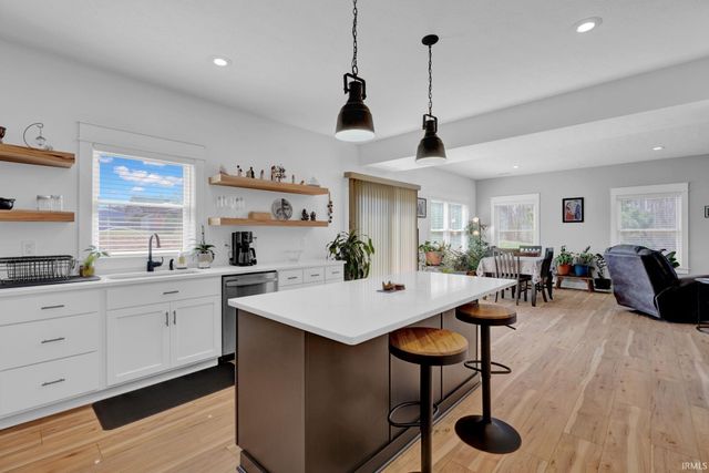 526 E Lucy Lane, Ellettsville, IN 47429