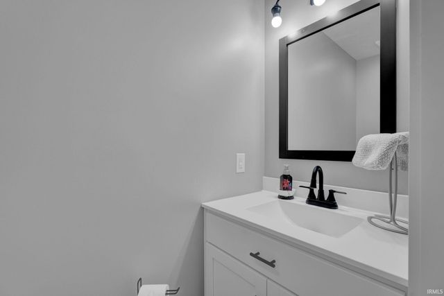 526 E Lucy Lane, Ellettsville, IN 47429