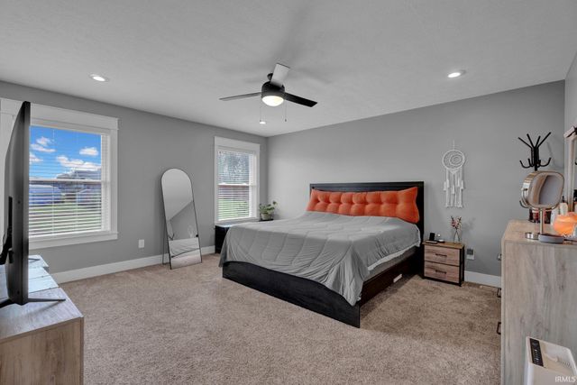 526 E Lucy Lane, Ellettsville, IN 47429