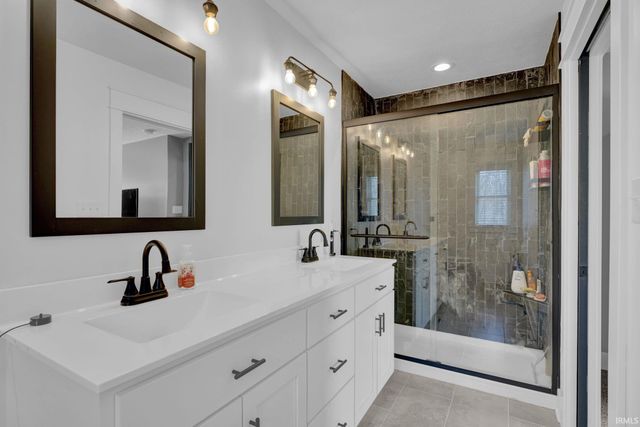 526 E Lucy Lane, Ellettsville, IN 47429