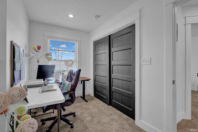 526 E Lucy Lane, Ellettsville, IN 47429