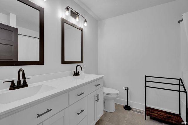 526 E Lucy Lane, Ellettsville, IN 47429