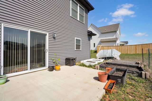 526 E Lucy Lane, Ellettsville, IN 47429