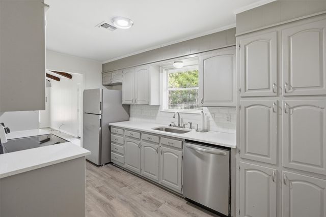 6106 Laredo Court, Granbury, TX 76049