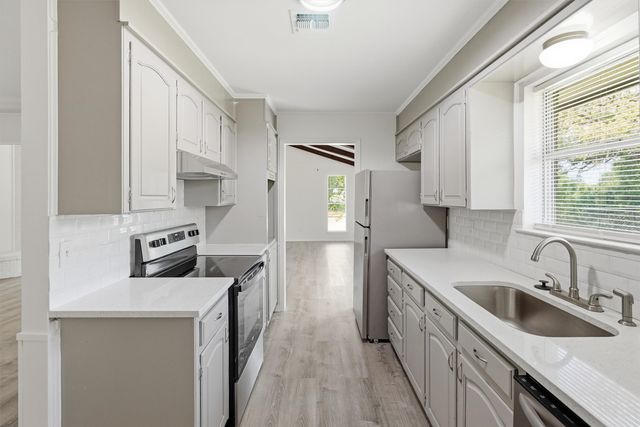 6106 Laredo Court, Granbury, TX 76049