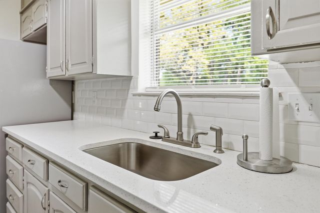 6106 Laredo Court, Granbury, TX 76049