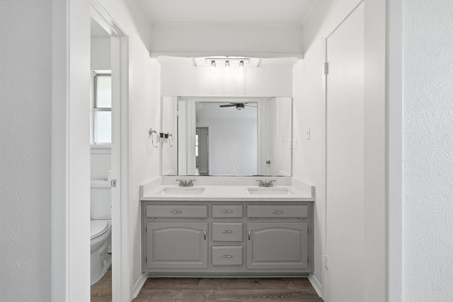 6106 Laredo Court, Granbury, TX 76049