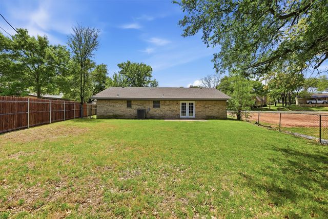 6106 Laredo Court, Granbury, TX 76049