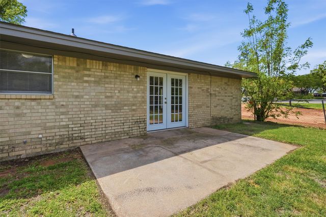 6106 Laredo Court, Granbury, TX 76049