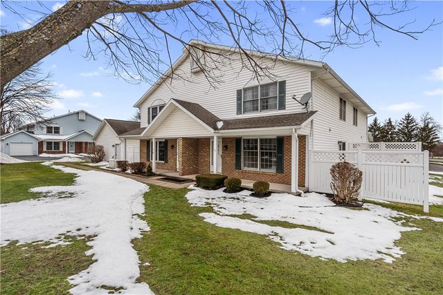 111 Dessie, Henrietta, NY 14586