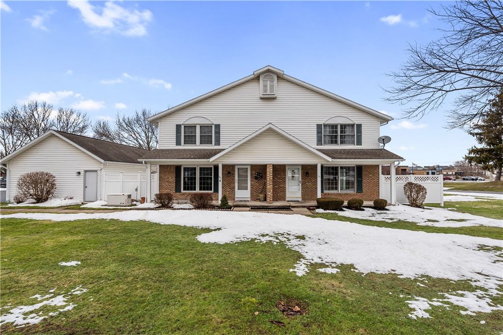 111 Dessie, Henrietta, NY 14586