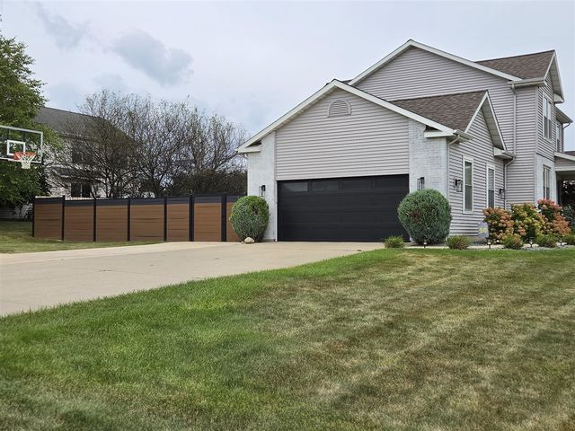 4734 Pleasant Meadow Circle, Saint Joseph, MI 49085