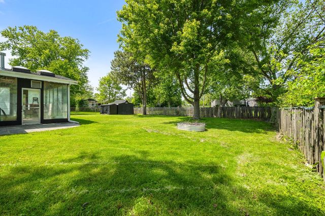 564 W Harrison Road, Lombard, IL 60148