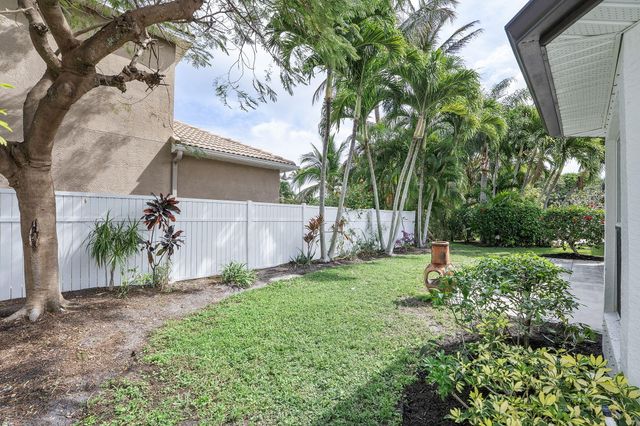 981 Delray Lakes Drive, Delray Beach, FL 33444
