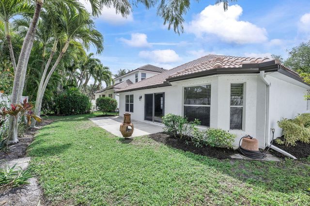 981 Delray Lakes Drive, Delray Beach, FL 33444
