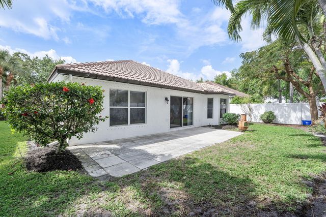 981 Delray Lakes Drive, Delray Beach, FL 33444