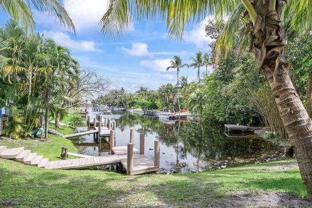981 Delray Lakes Drive, Delray Beach, FL 33444