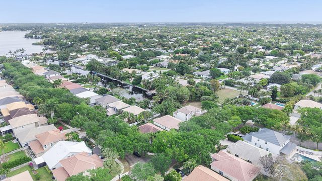 981 Delray Lakes Drive, Delray Beach, FL 33444