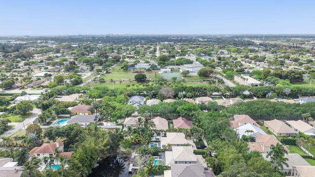 981 Delray Lakes Drive, Delray Beach, FL 33444