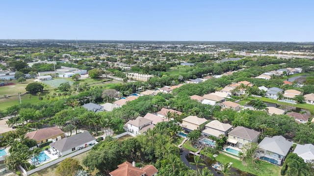 981 Delray Lakes Drive, Delray Beach, FL 33444