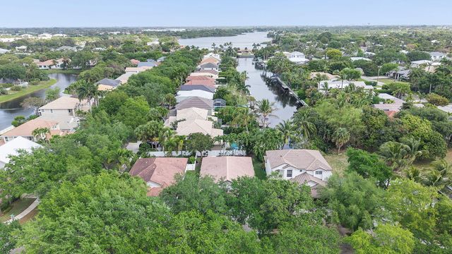 981 Delray Lakes Drive, Delray Beach, FL 33444