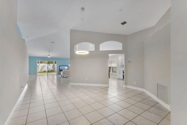 981 Delray Lakes Drive, Delray Beach, FL 33444