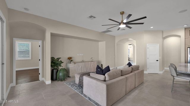 4060 E CANYON Way, Chandler, AZ 85249