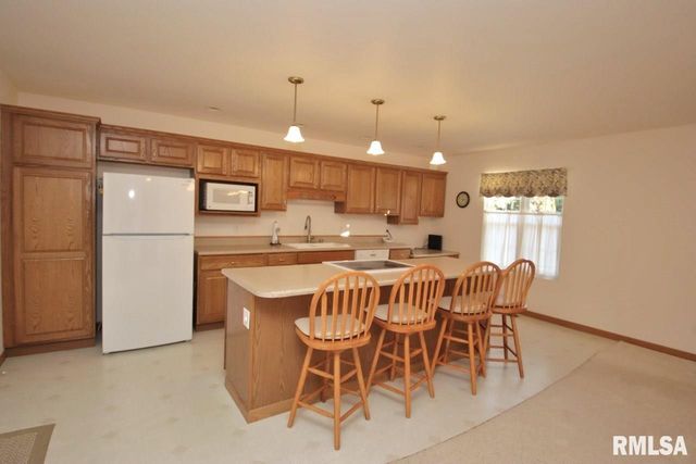 1424 FAIRVIEW Court, Pekin, IL 61554