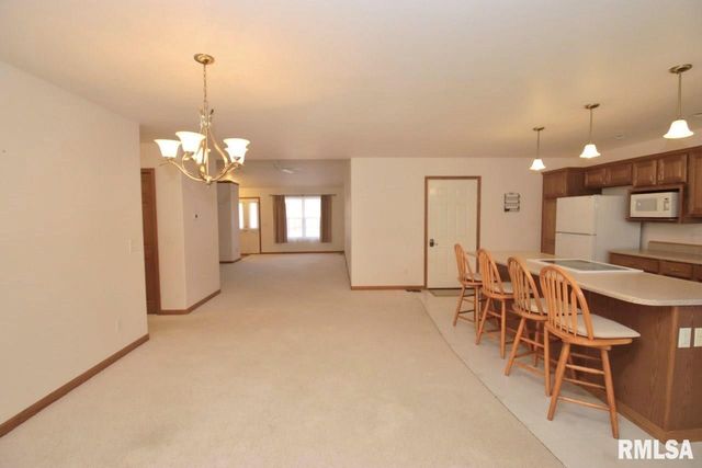 1424 FAIRVIEW Court, Pekin, IL 61554