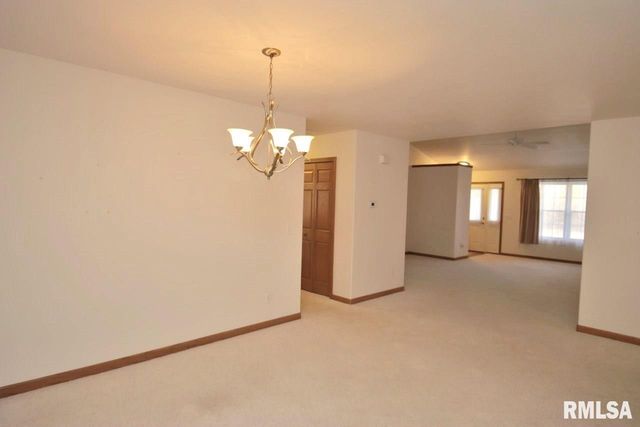 1424 FAIRVIEW Court, Pekin, IL 61554