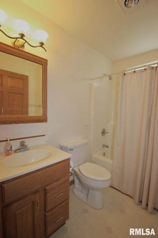 1424 FAIRVIEW Court, Pekin, IL 61554