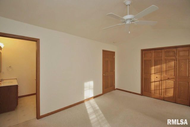 1424 FAIRVIEW Court, Pekin, IL 61554