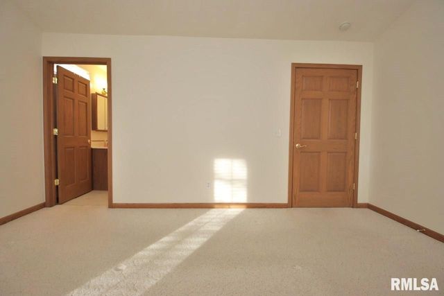 1424 FAIRVIEW Court, Pekin, IL 61554