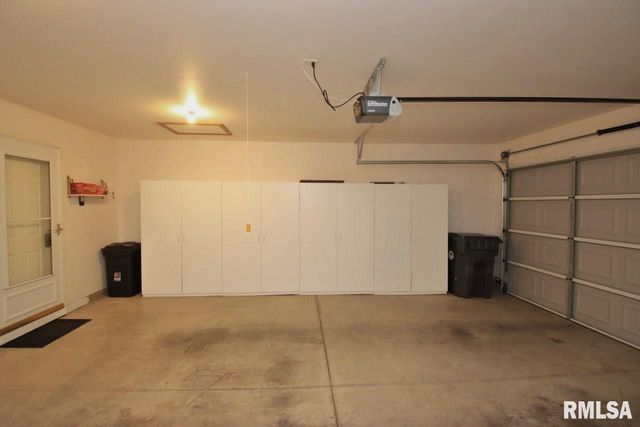 1424 FAIRVIEW Court, Pekin, IL 61554