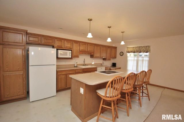 1424 FAIRVIEW Court, Pekin, IL 61554