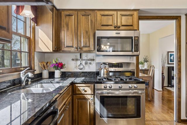 615 Narcissus Lane N, Plymouth, MN 55447