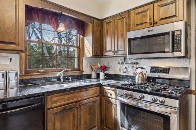 615 Narcissus Lane N, Plymouth, MN 55447