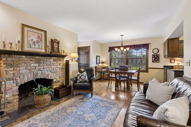 615 Narcissus Lane N, Plymouth, MN 55447