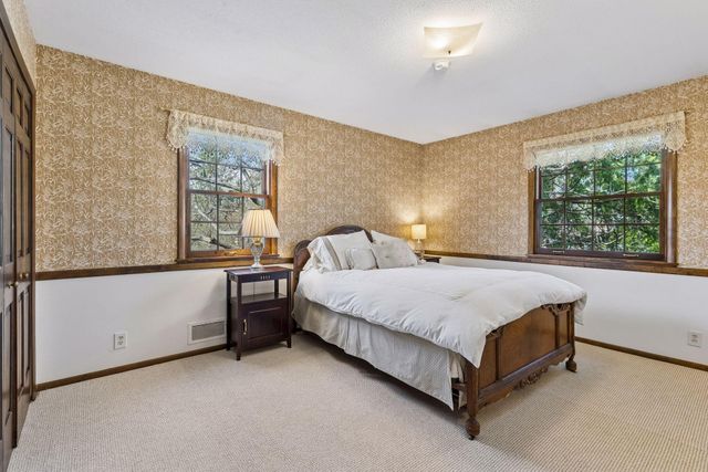 615 Narcissus Lane N, Plymouth, MN 55447