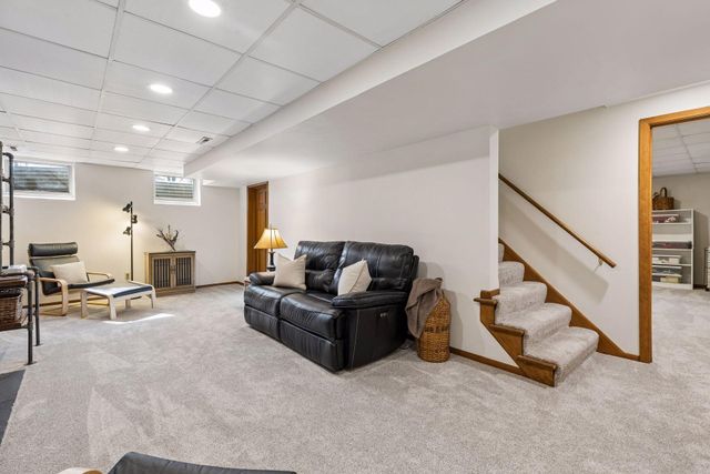 615 Narcissus Lane N, Plymouth, MN 55447