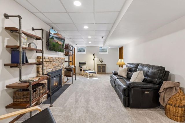 615 Narcissus Lane N, Plymouth, MN 55447