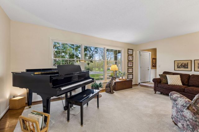 615 Narcissus Lane N, Plymouth, MN 55447