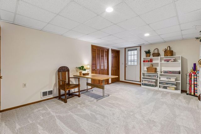 615 Narcissus Lane N, Plymouth, MN 55447